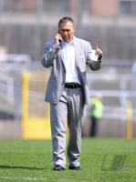 Fussball 3. Bundesliga: Trainer Juergen Press (Burghausen)