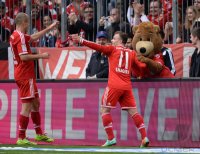 Fussball  1. Bundesliga  13/14: JUBEL Xherdan Shaqiri (FC Bayern Muenchen)