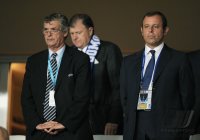 Fussball UEFA SUPER CUP 2011: Prasedent spanischer Fussballverband  Villar Llona und Praesident Rosell (FC Barcelona )