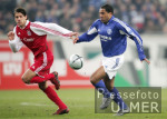 Fussball 1. Bundesliga: Schalke - Bayern, Zweikampf