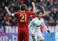 FUSSBALL INTERNATIONAL  CHL HALBFFINALE 11/12:  FC Bayern Muenchen - Real Madrid