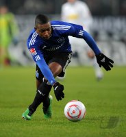 Fussball: 1. Bundesliga Saison 2010/2011, Hamburg: ELIA am Ball