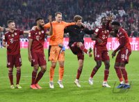 Fussball 1. Bundesliga Saison 21/22: FC Bayern Muenchen -  SC Freiburg