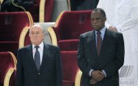 Fussball AFC Asian Cup 2011: FIFA Praesident Blatter (Schweiz) und Vize Hayatou (Kamerun)