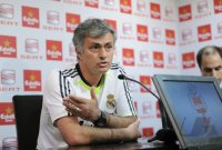 FUSSBALL International  COPA DEL REY  10/11:  Trainer Jose Mourinho (Real Madrid)