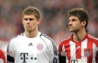 Fussball CHL  Saison 2010/2011: Thomas Kraft, Thomas Mueller (v. li., FC Bayern Muenchen)