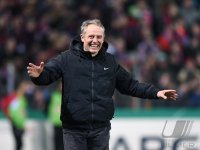 Fussball DFB Pokal Achtelfinale 14/15: Trainer Christian Streich (SC Freiburg)