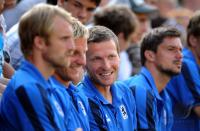 2. Fussball Bundesliga: Auf der Ersatzbank Benjamin Lauth (1860 Muenchen)