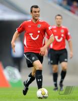 FUSSBALL 1. BUNDESLIGA: Hannover, SCHULZ Einzelaktion