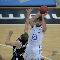 Basketball 1. Bundesliga 2011/2012:  Walter Tigers Tuebingen - Fraport Skyliners Frankfurt