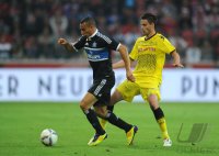 Fussball 1. Bundesliga : Aenis Ben - Hatira (li, Hamburger SV) gegen Damien Le Tallec (re, Borussia Dortmund)