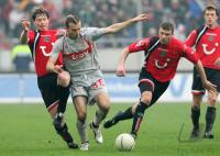 Fussball 1. Bundesliga: Hannover - Stuttgart, Zweikampf