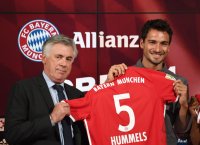 Fussball 1. Bundesliga 16/17: FC Bayern Muenchen Neuzugang Hummels