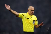 Fussball International EM 2012 - Qualifikation: Schiedsrichter Howard MELTON