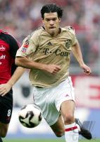 Fussball 1. Bundesliga: Bayern, BALLACK Einzelaktion am Ball