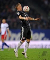 Fussball: 1. Bundesliga Saison 2010/2011: Bayern Muenchen, SCHWEINSTEIGER Einzelaktion
