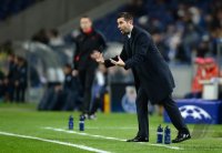 FUSSBALL  CHL  Saison 2013/2014: Trainer Nenad Bjelica (Austria)