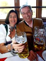 FUSSBALL 1. BUNDESLIGA: Bayern besucht das Oktoberfest