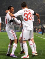 FUSSBALL SERIE A: JUBEL Robinho (li.) mit Thiago Silva (AC Mailand)