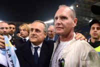 Fussball: Europa League Saison 2012/2013:  Claudio Lotito und Paul Gascoigne (v. li.)