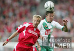 Fussball 1. Bundesliga: Mainz - Bremen, Zweikampf