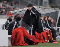 Fussball DFB Pokal 10/11 :  Mark van Bommel (FC Bayern Muenchen)