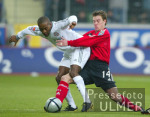 Fussball 1. Bundesliga: Leverkusen - Muenchen, Zweikampf