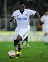 Fussball: 1. Bundesliga Saison 2010/2011: St. Pauli, ASAMOAH am Ball