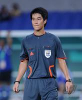 FUSSBALL INTERNATIONAL:  Schiedsrichter Jong Hveok Kim (KOR)