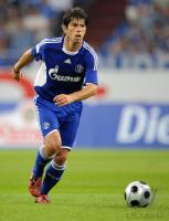 Fussball 1. Bundesliga, FC Schalke 04: KOBIASHVILI Einzelaktion am Ball
