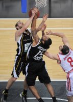 Basketball 1. Bundesliga 2011/2012:  Walter Tigers Tuebingen - FC Bayern Muenchen
