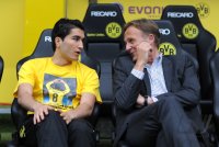 Fussball 1. Bundesliga : Nuri Sahin mit Geschaeftsfuehrer Hans Joachim Watzke (v. li., Borussia Dortmund)