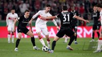 Fussball DFB Pokal  Halbfinale  2025/2026  23.04.2026VfB Stuttgart - SC Freiburg , ZWEIKAMPF, SPIELSZENE, AKTION, ACTION, DUELL,