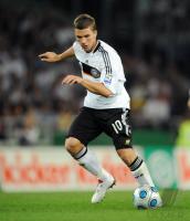 Fussball, International, WM Qualifikation 2010: Deutschland PODOLSKI am Ball