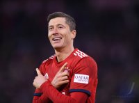 Fussball 1. Bundesliga Saison 18/19: FC Bayern Muenchen - VfB Stuttgart