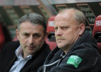 Fussball 1. Bundesliga  Saison 2010/2011: Trainer Schaaf  (SV Werder Bremen) und  Sportdirektor  Allofs (SV Werder Bremen)