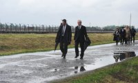Fussball: DFB Delegation besucht KZ in Auschwitz, 01.06.2012