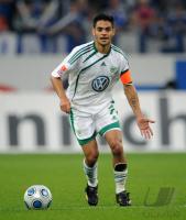 FUSSBALL, 1. BUNDESLIGA, 6. Spieltag, Wolfsburg: JOSUE Einzelaktion