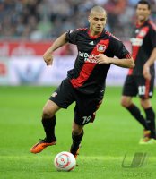 Fussball: 1. Bundesliga Saison 2010/2011: Leverkusen, DERDIYOK am Ball