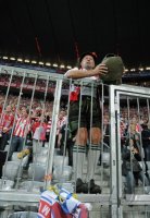 Fussball CHL  Saison 2011/2012:  FC Bayern Fan in der  Allianz-Arena Muenchen