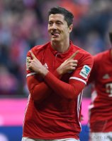 Fussball 1. Bundesliga Saison 16/17: FC Bayern Muenchen - VfL Wolfsburg