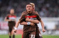 2. Fussball Bundesliga: JUBEL Deniz Naki, Bastian Oczipka (v. li., Pauli)