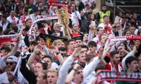 Fussball DFB Pokal Finale 24/25: Arminia Bielefeld - VfB Stuttgart, Public Viewing auf dem Schlossplatz