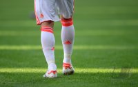 Fussball 1. Bundesliga, Saison 2011/2012: STUTZEN MIT ADIDAS SCHUHEN im neuen Dress