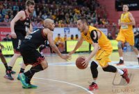 Basketball 1. Bundesliga 15/16 Hauptrunde: Walter Tigers Tuebingen - s.Oliver Baskets