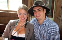 FUSSBALL 1. BUNDESLIGA:  Philipp Lahm  mit seiner Frau Claudia