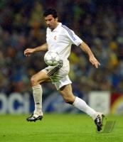 FUSSBALL CHL  Figo (Real)
