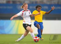 FUSSBALL  Olympia 2008   Halbfinale  Frauen   Brasilien - Deutschland