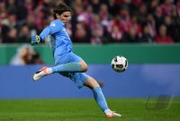 Fussball DFB Pokal 2. Runde 16/17: FC Bayern Muenchen - FC Augsburg