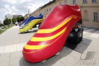 FUSSBALL EURO 2008: Ueberdimensionale Fu&sect;ballschuhe